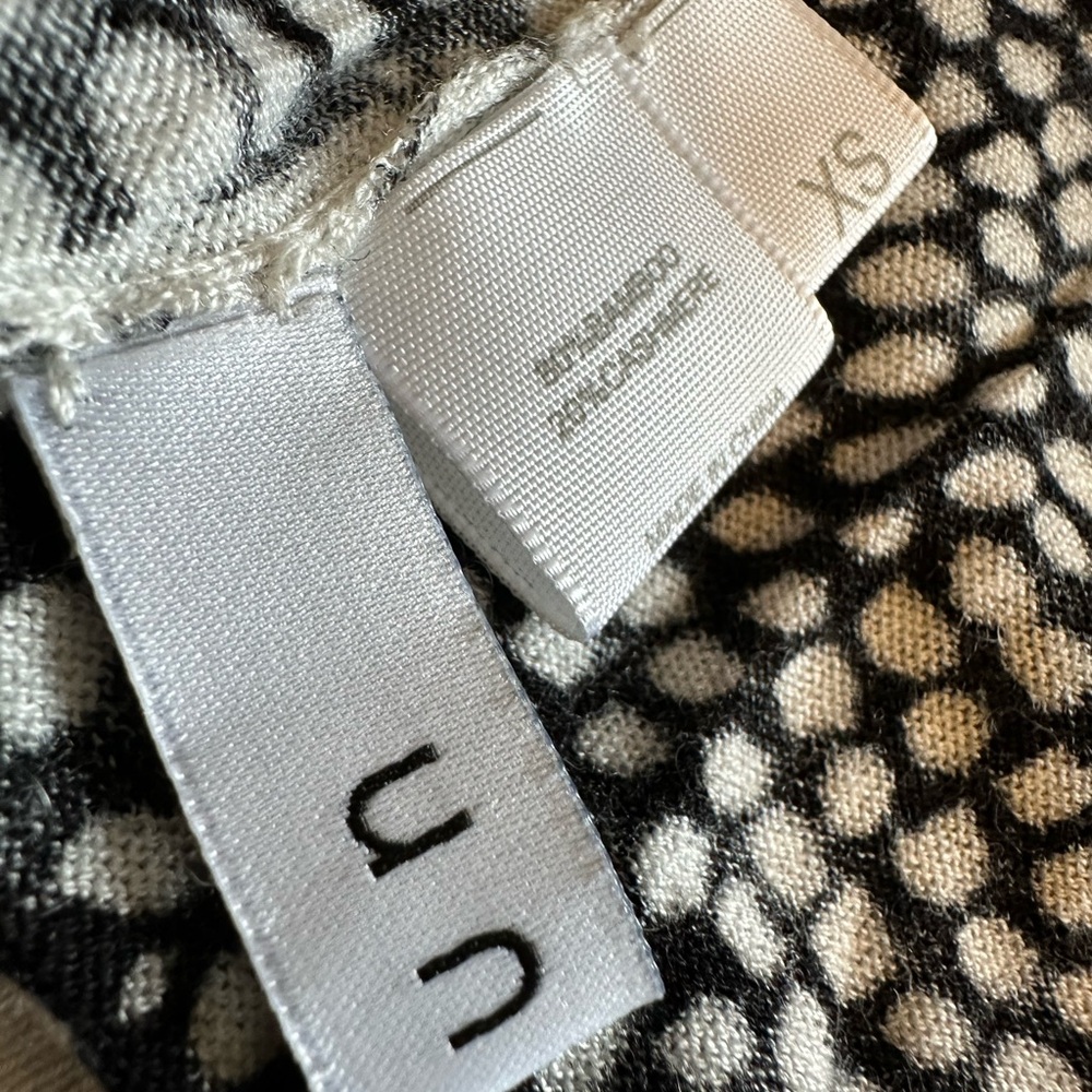Kokun Polka Dotted Print Criss Cross Back Top Size XS - Picture 4 of 4